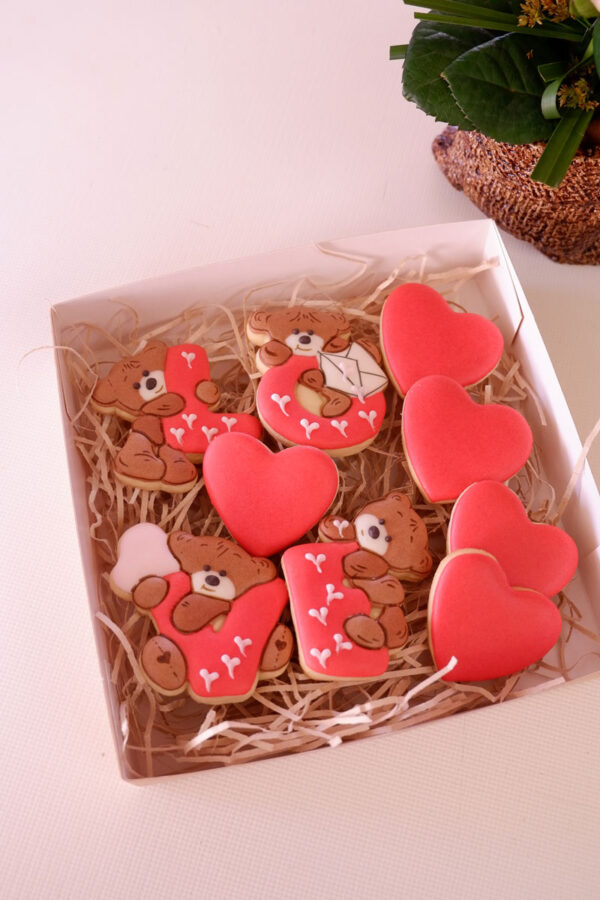 Valentine Bear Cookies - Mara Cookies